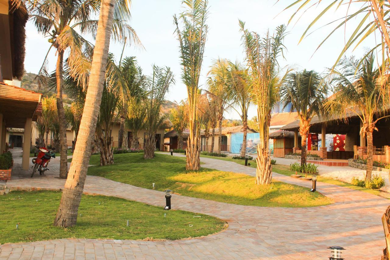 Eagles Beach Resort Phan Thiet Exterior foto